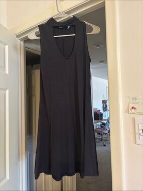 Sleeveless Black Midi Shift Dress